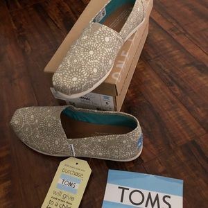 Tan Shibori Dots Toms Brand new